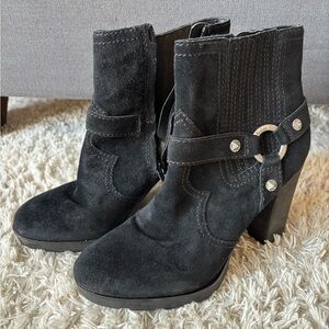ZODIAC. Black suede ankle boot with lug soles. Size 10